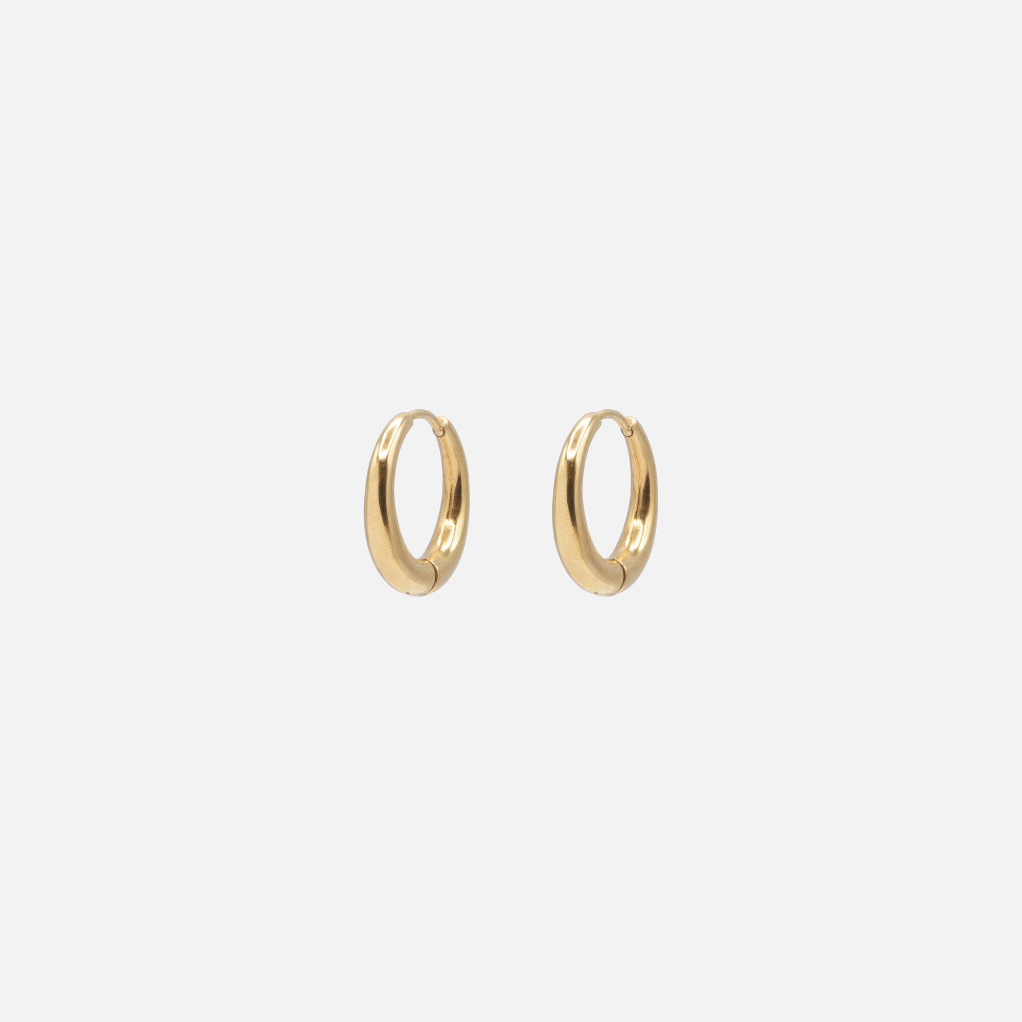 Boucles d'oreilles huggies dorées en acier inoxydable