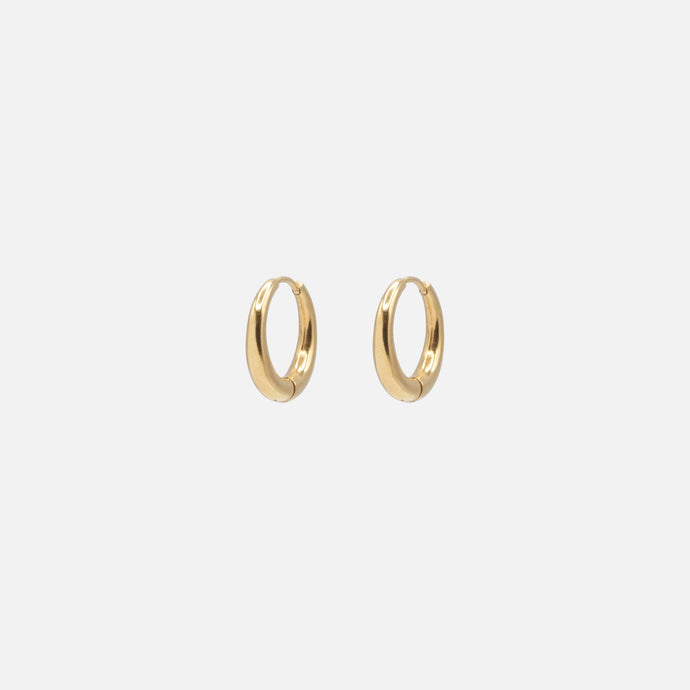 Boucles d'oreilles huggies dorées en acier inoxydable