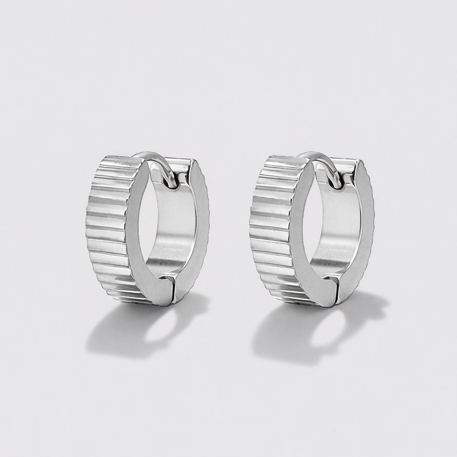 Boucles d'oreilles anneaux argentées striées horizontalement en acier inoxydable