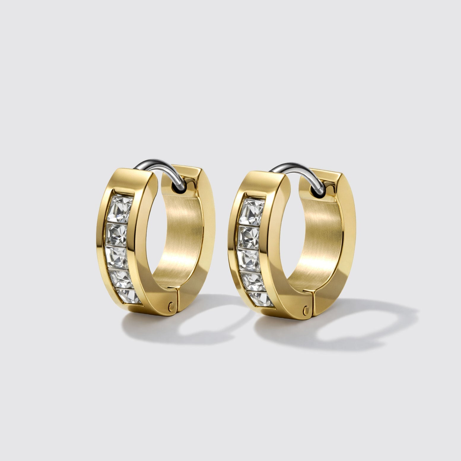Boucles d'oreilles anneaux dorées en acier inoxydable avec pierres de cristal