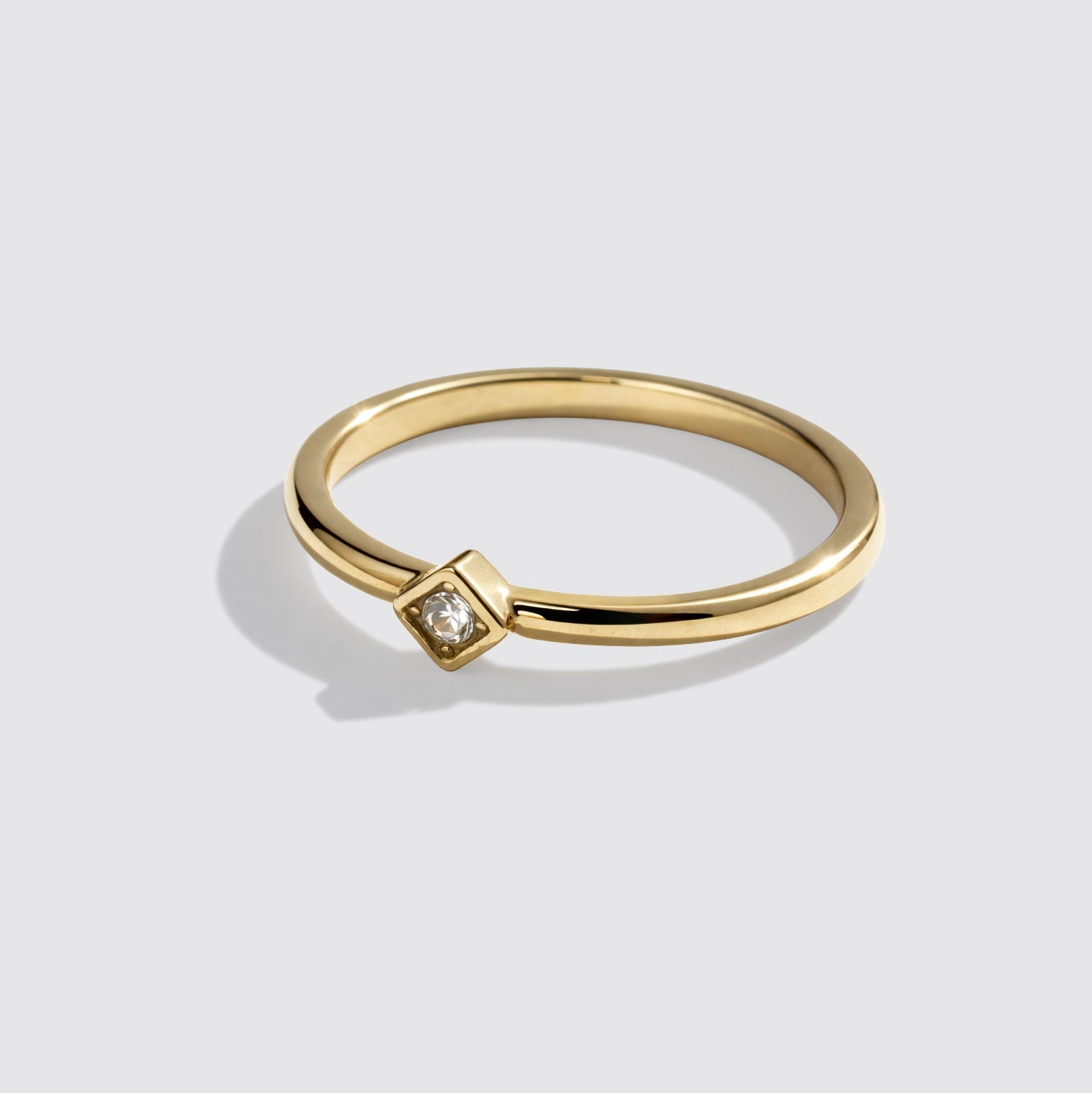 Bague dorée en acier inoxydable avec étoile