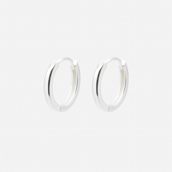 Boucles d'oreilles huggies classiques en argent sterling