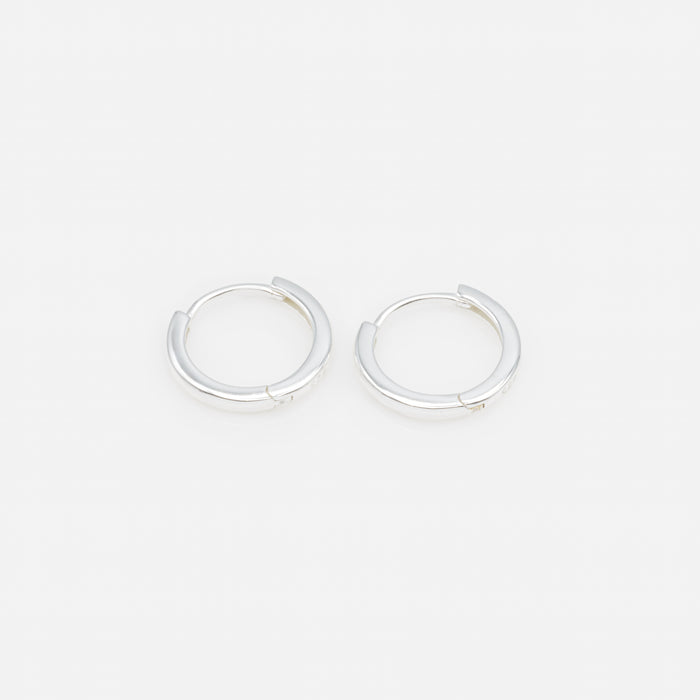 Boucles d'oreilles huggies classiques en argent sterling