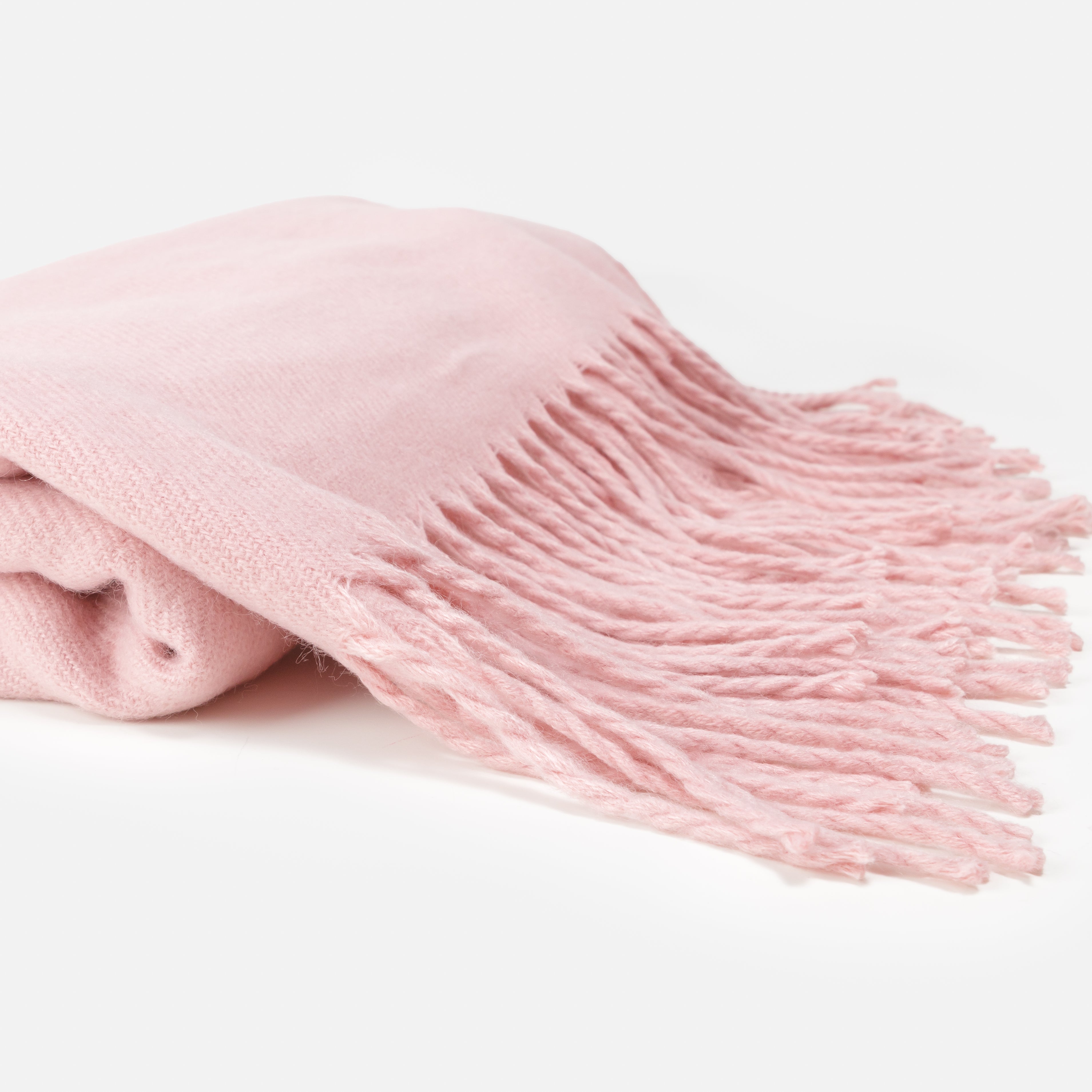 Foulard rose pâle à franges