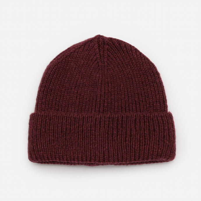 Tuque prune en tricot à petites mailles