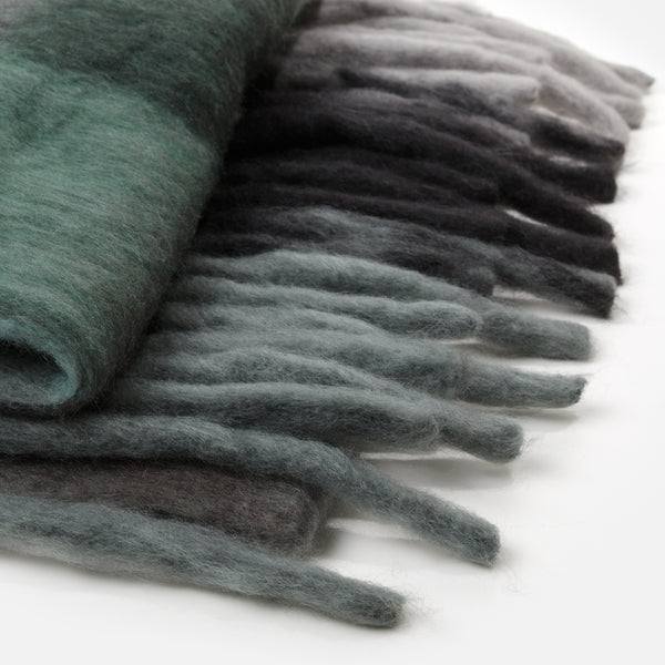Charger l&#39;image dans la galerie, Foulard douillet vert à carreaux noirs et gris
