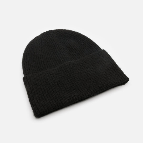 Charger l&#39;image dans la galerie, Tuque noire en tricot à petites mailles
