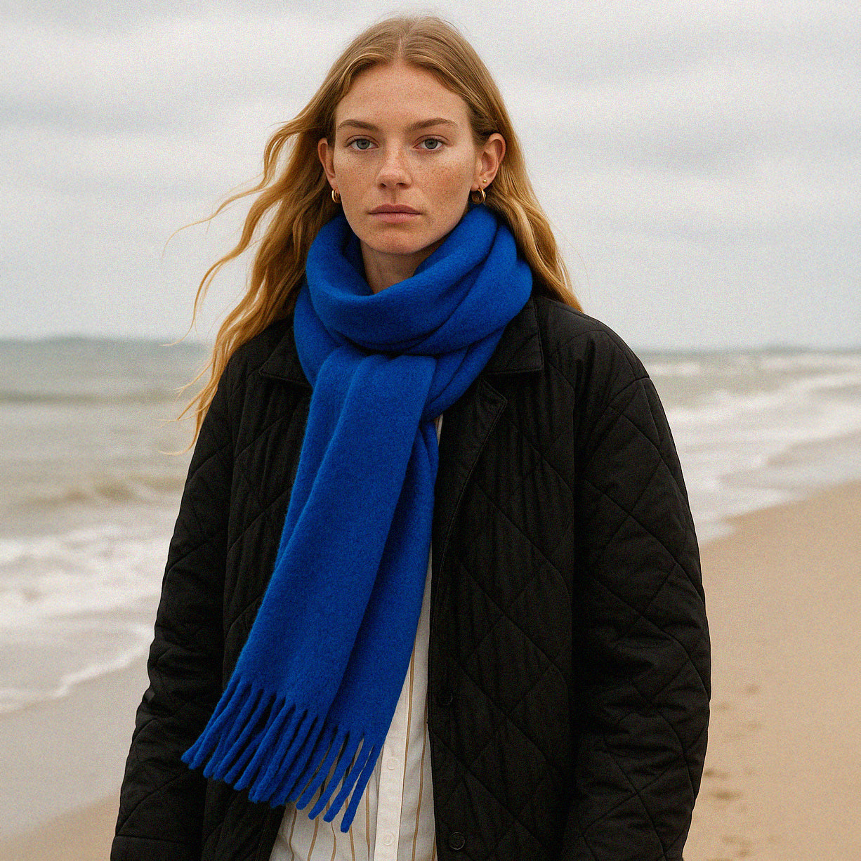 Foulard douillet à franges bleu royal