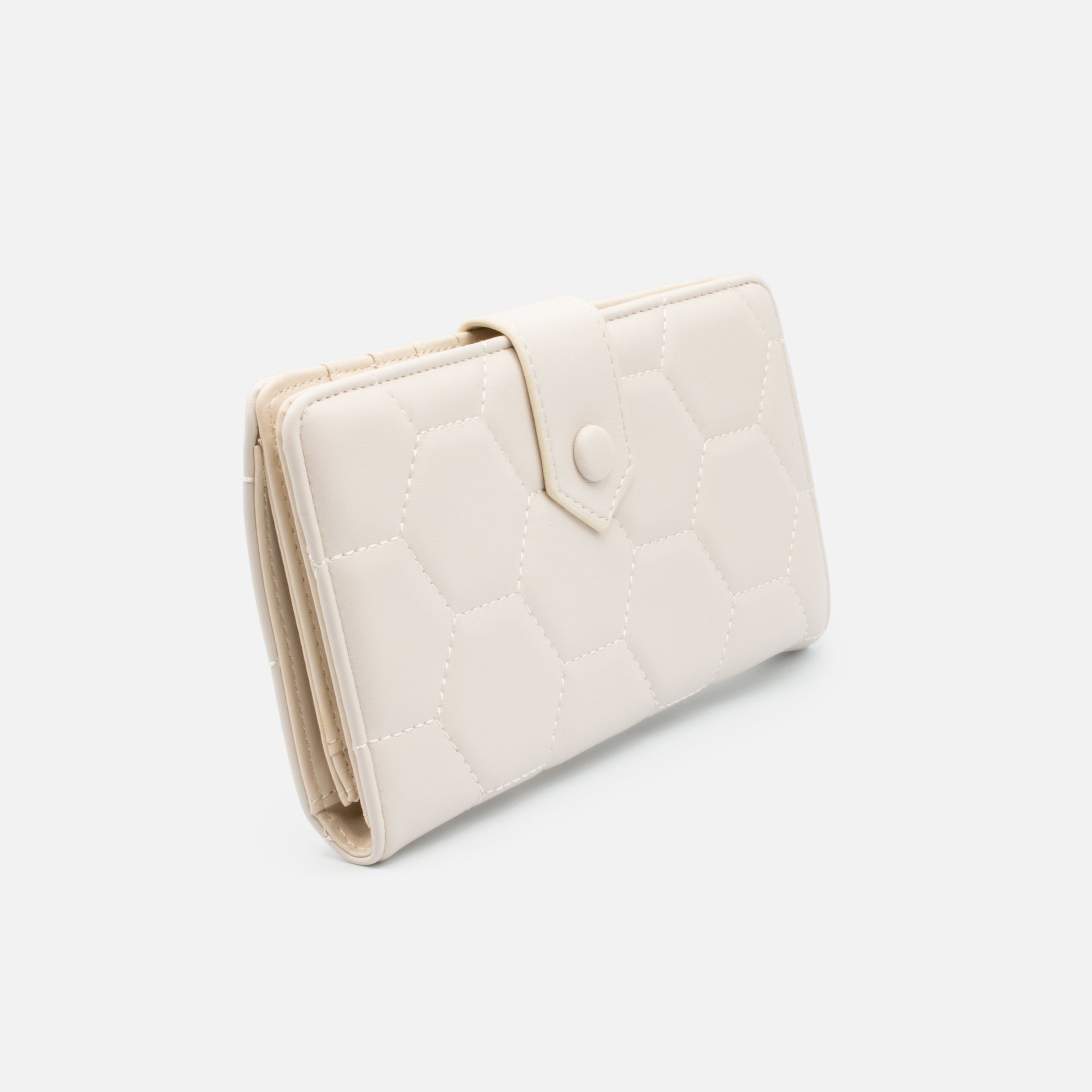 Ivory wallet quilted with hexagonal patterns