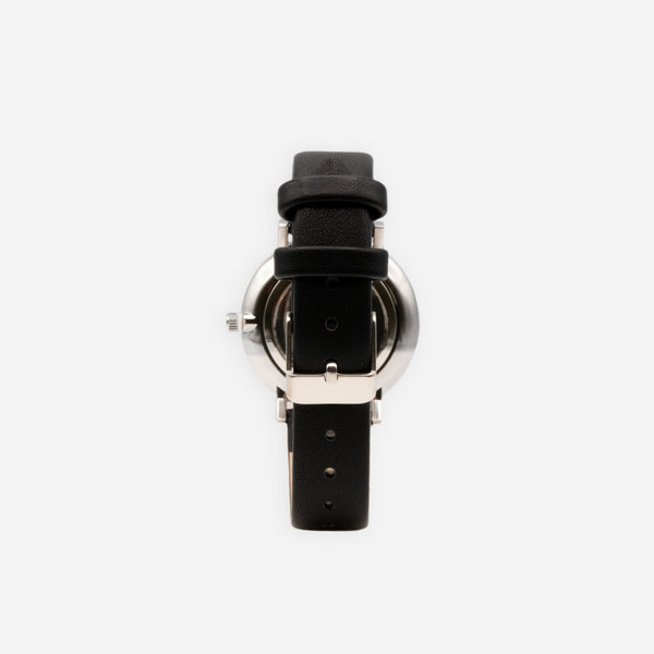 Load image into Gallery viewer, Round watch with black dial and bracelet
