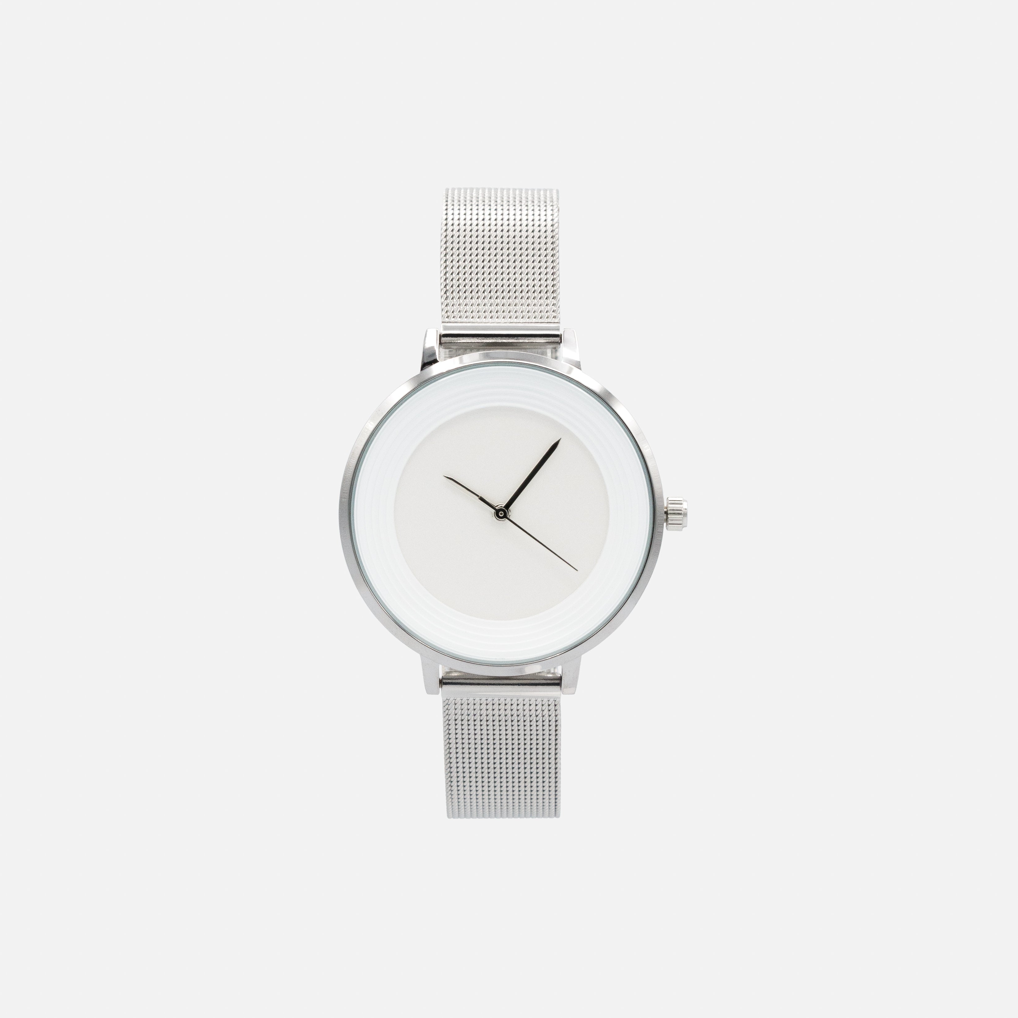 Montre argentée à boîtier rond et cadran blanc en acier inoxydable