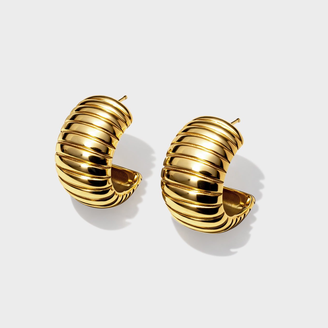 Gold ribbed chunky hoop earrings in stainless steel – Bizou