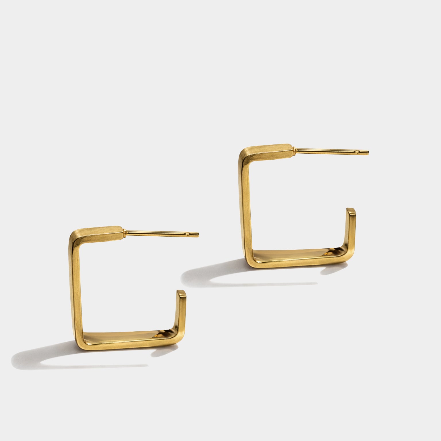 Gold square open hoop earrings in stainless steel – Bizou jewelry