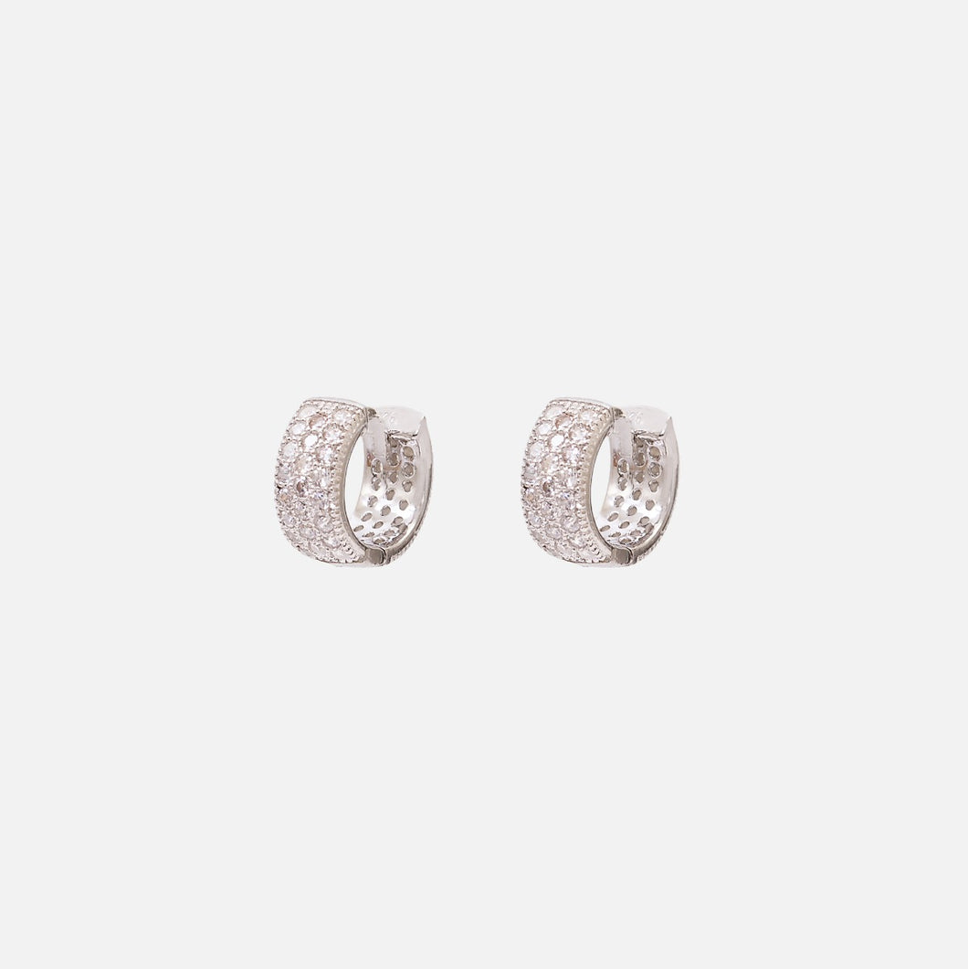 Boucles d’oreilles anneaux larges insertions zircons cubiques en argent sterling