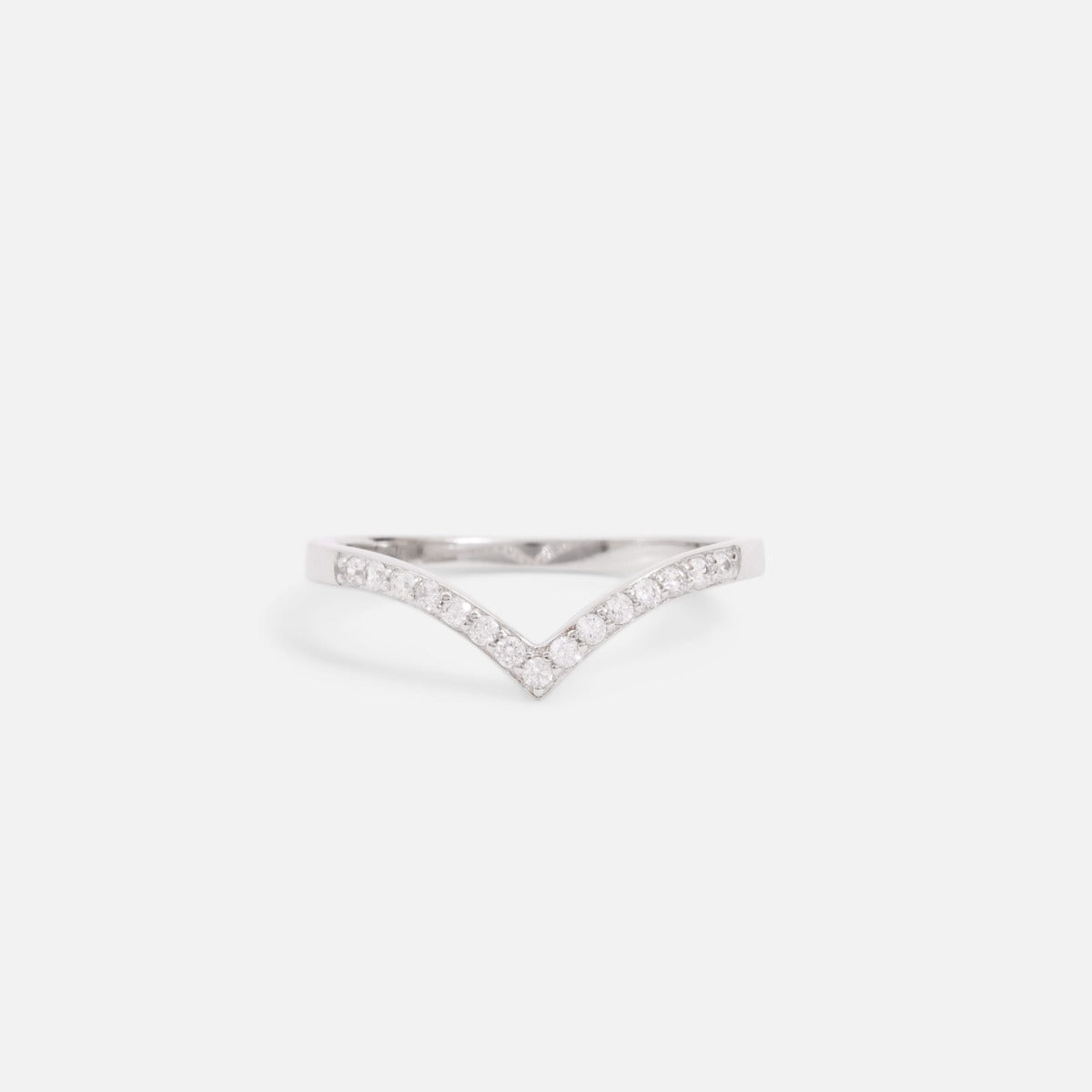 V shapped sterling silver ring with square cubic zirconia stones