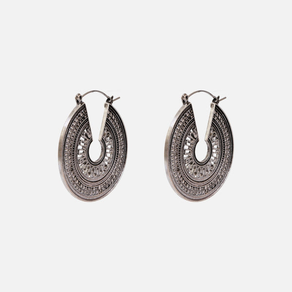 Load image into Gallery viewer, Silver hoop earrings with antique pattern 
