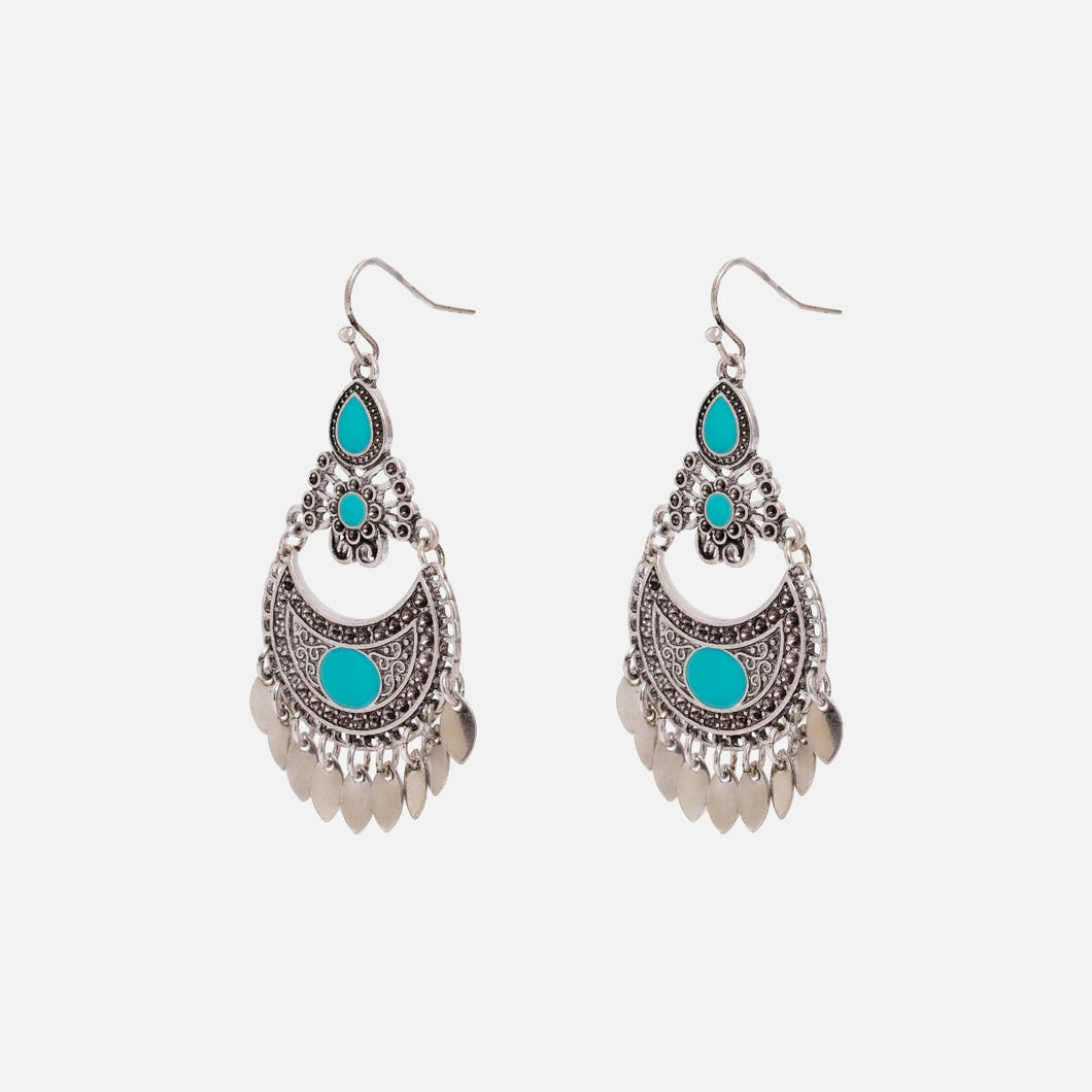 Long earrings with antique silver pattern