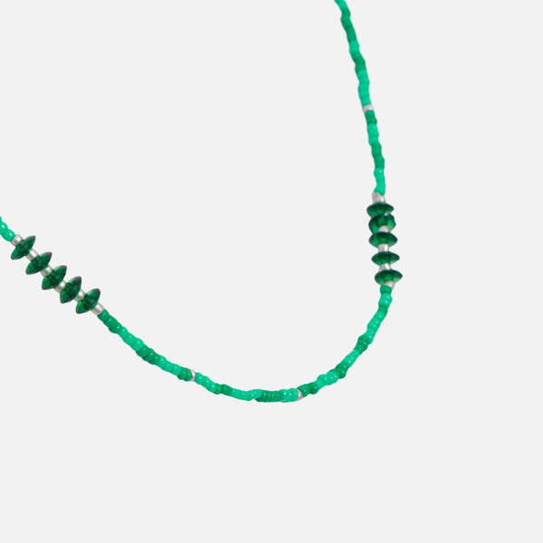 Load image into Gallery viewer, Long necklace with green beads 
