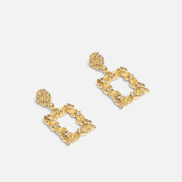 Load image into Gallery viewer, Golden square earrings with flowers
