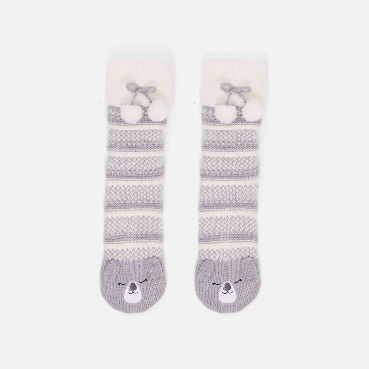 Bas pantoufles gris et blancs avec ours et pompons