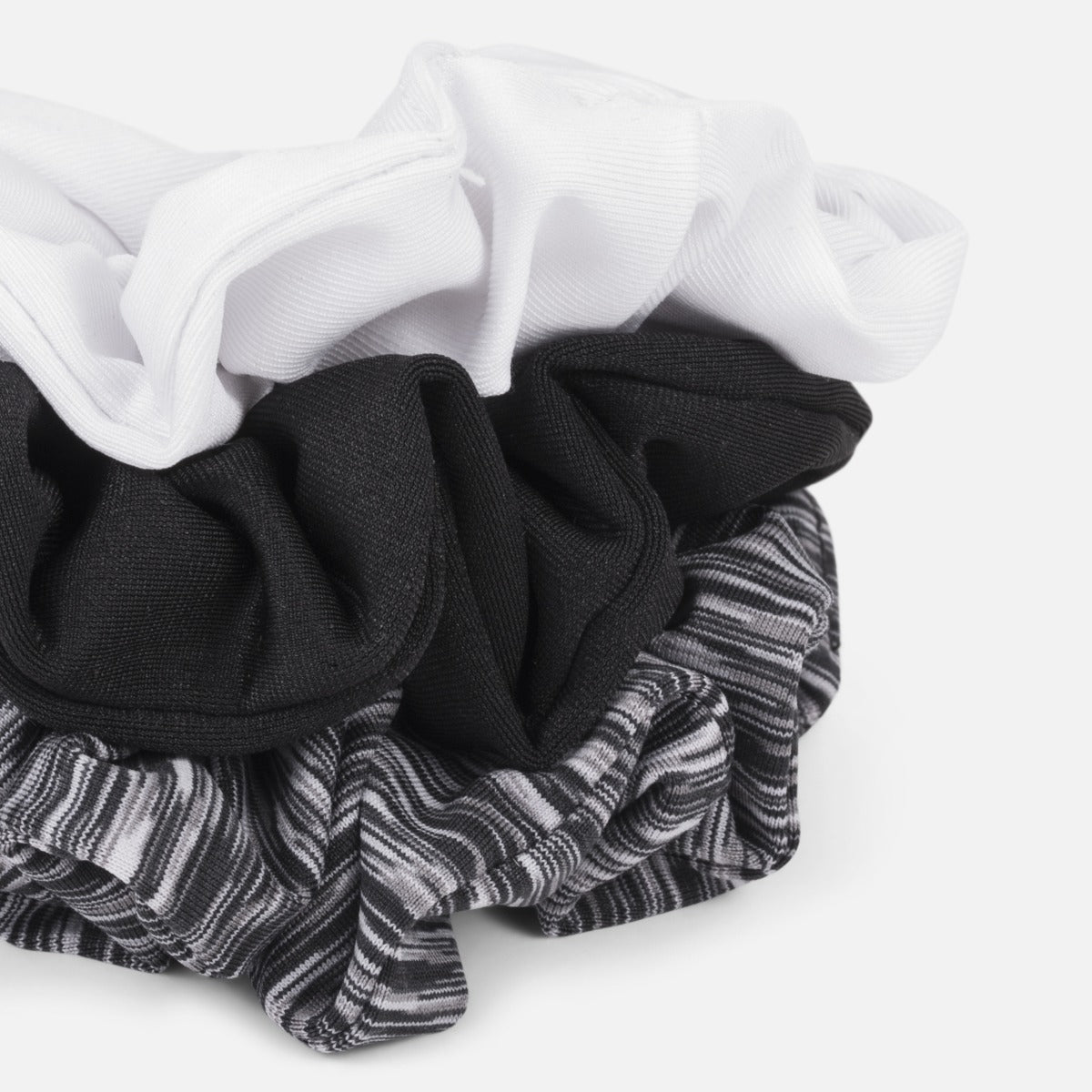 Set of three scrunchies : white, grey and black