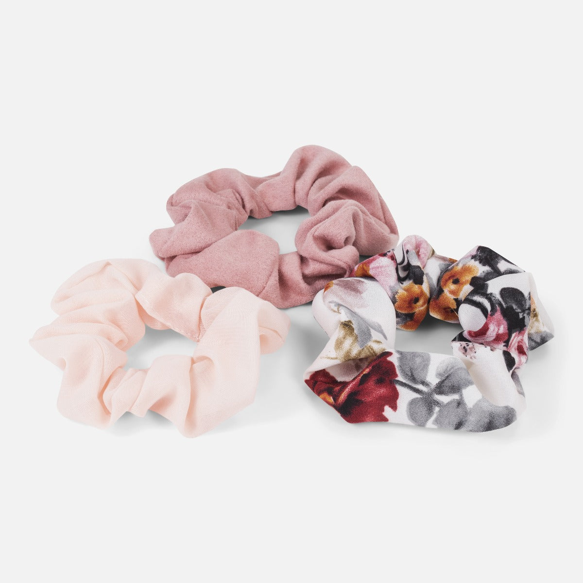 Set of scrunchies with floral pattern 