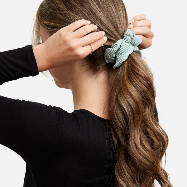 Load image into Gallery viewer, Duo of light pink and mint scrunchies
