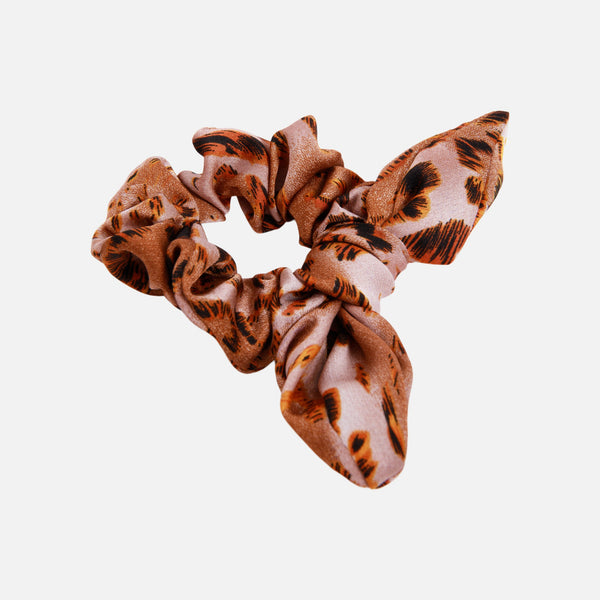 Load image into Gallery viewer, Duo of pink and animal print scrunchies with bow
