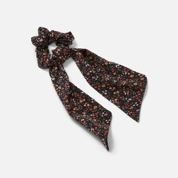 Load image into Gallery viewer, Black floral print scrunchies with loop
