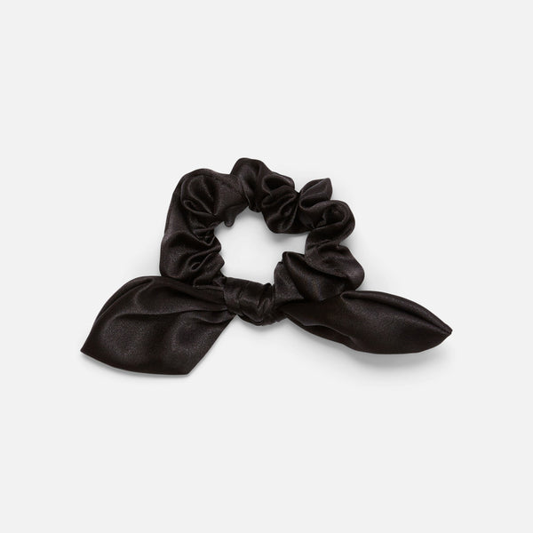 Load image into Gallery viewer, Set of 2 scrunchies in black and animal print with bows
