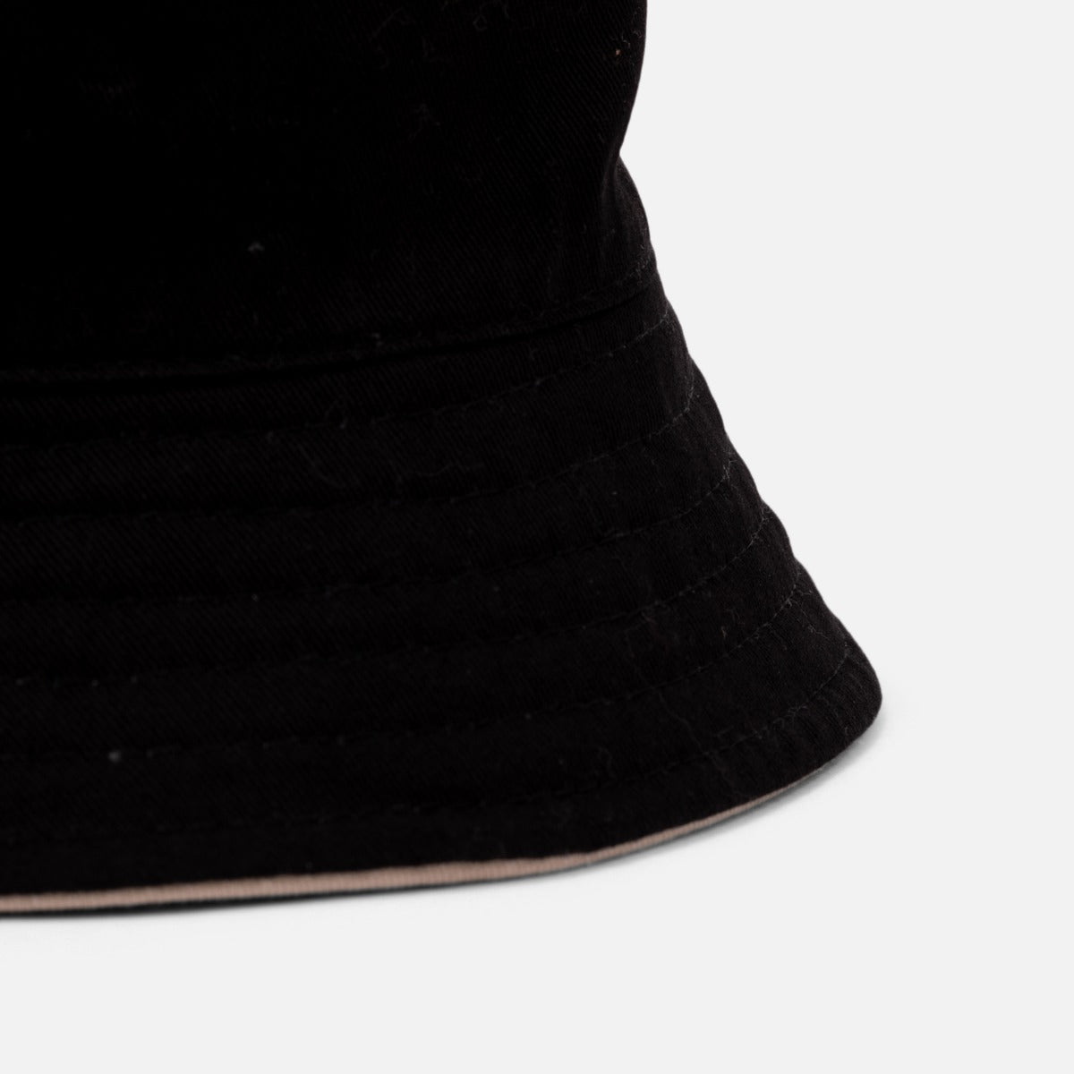 Chapeau cloche noir réversible