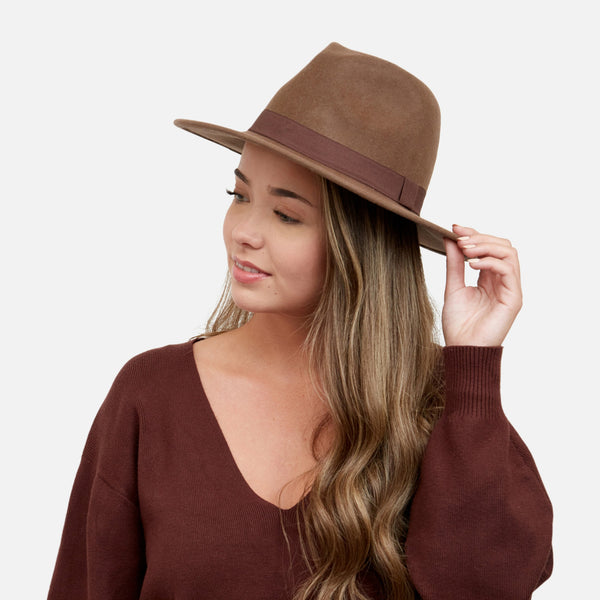 Load image into Gallery viewer, Chestnut brown fedora felt hat with dark brown band
