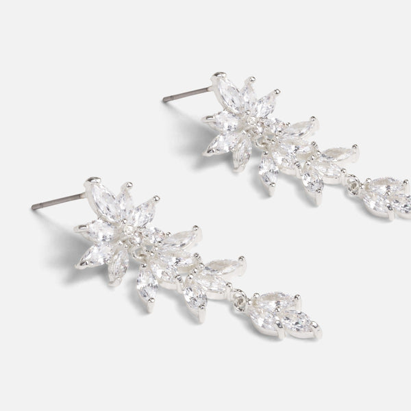 Load image into Gallery viewer, Cubic zirconia earrings with floral effect
