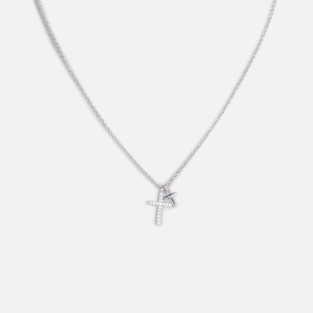 Collier avec duo de pendentifs forme croix et zircons
