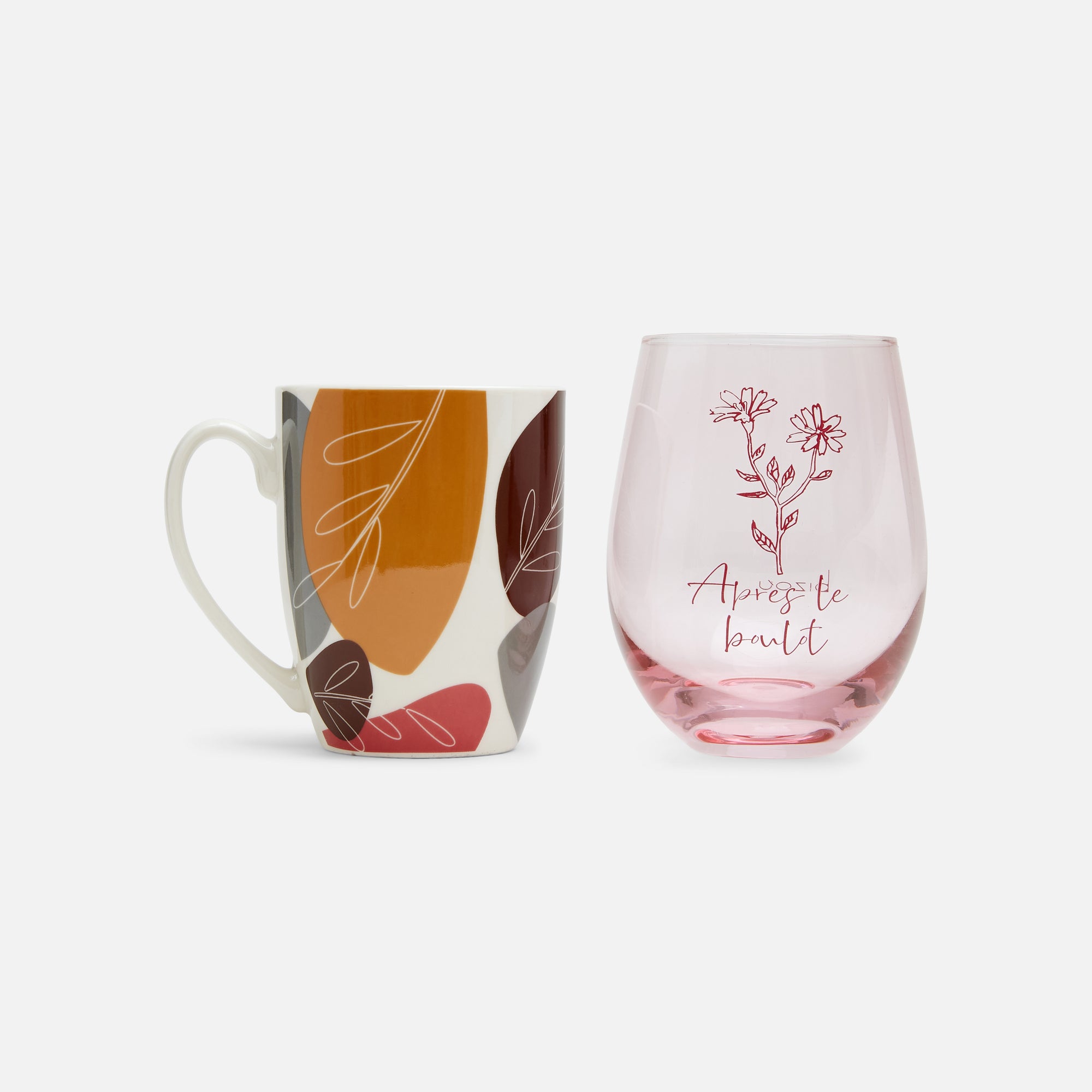 Duo tasse et verre à vin avant et après boulot