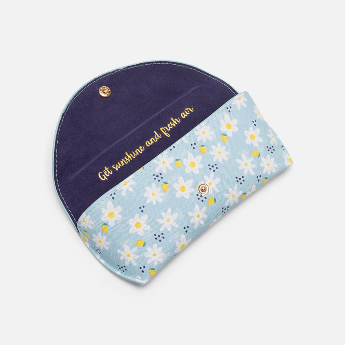 Étui à lunettes soleil bleu avec marguerites