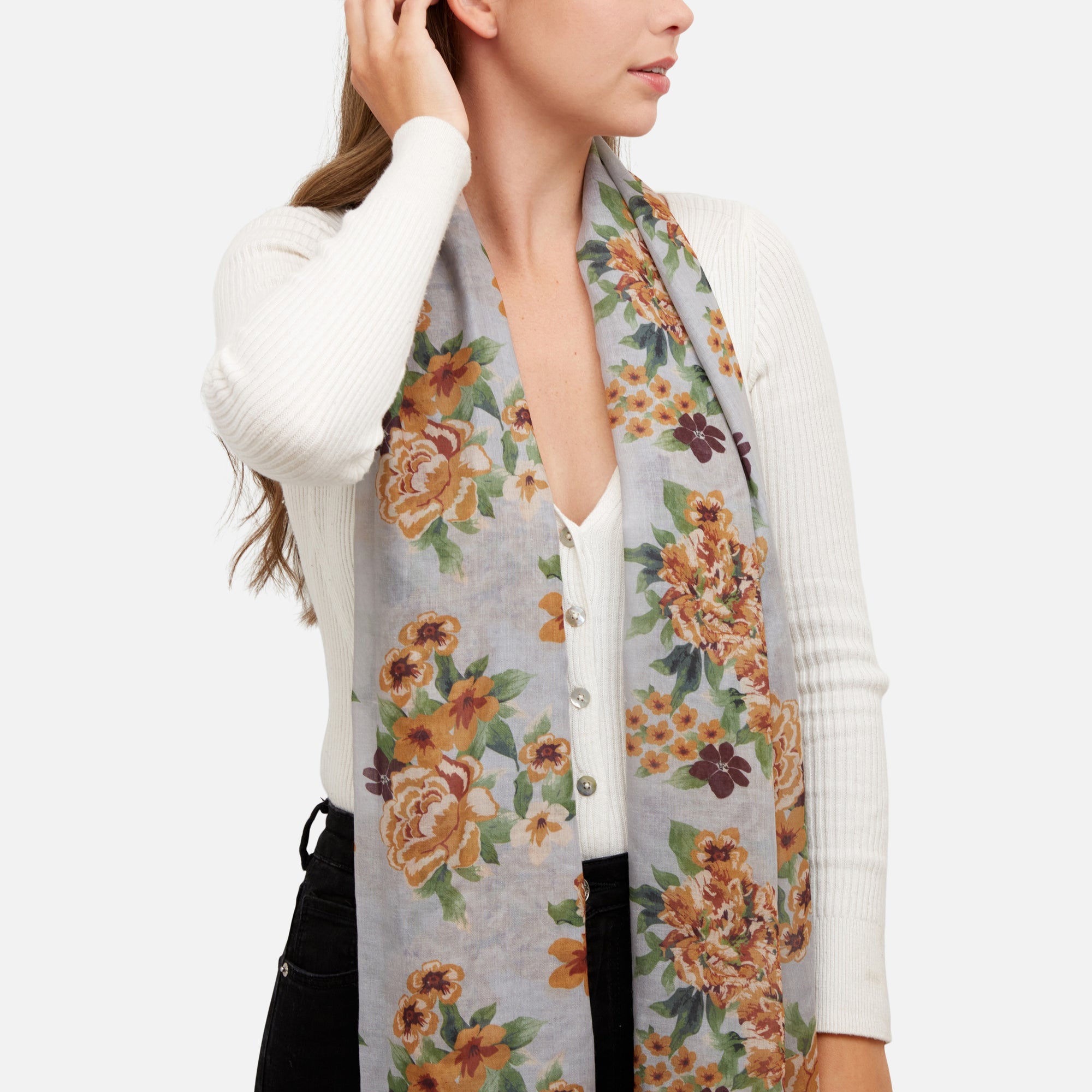 Grey rectangle scarf with flowers
