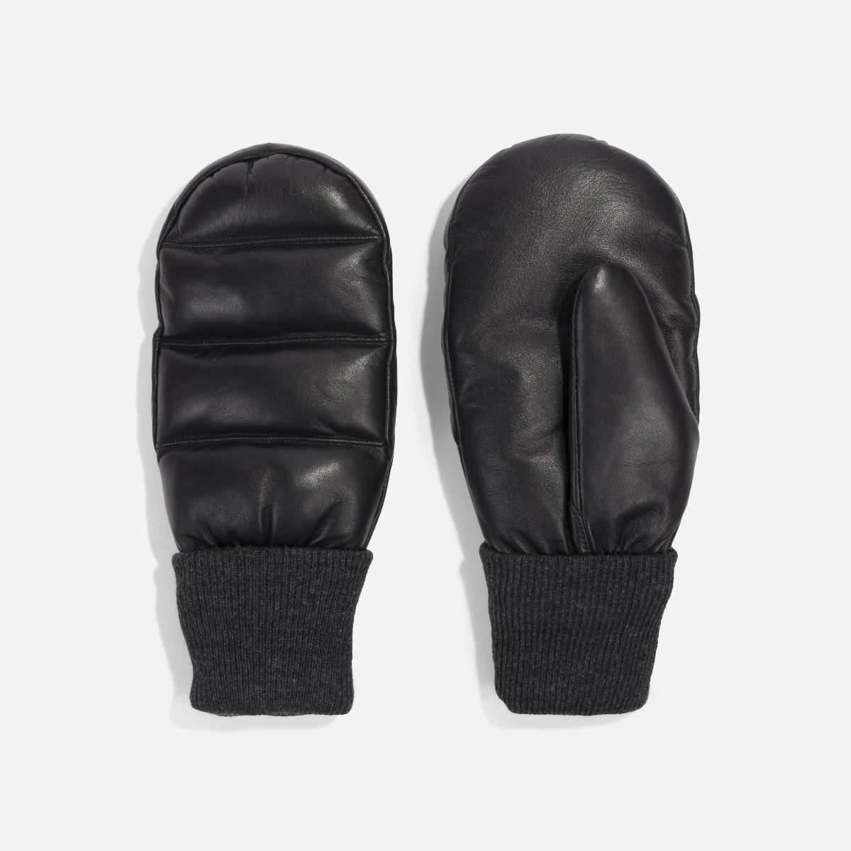 Classic black leather mittens with quilted effect