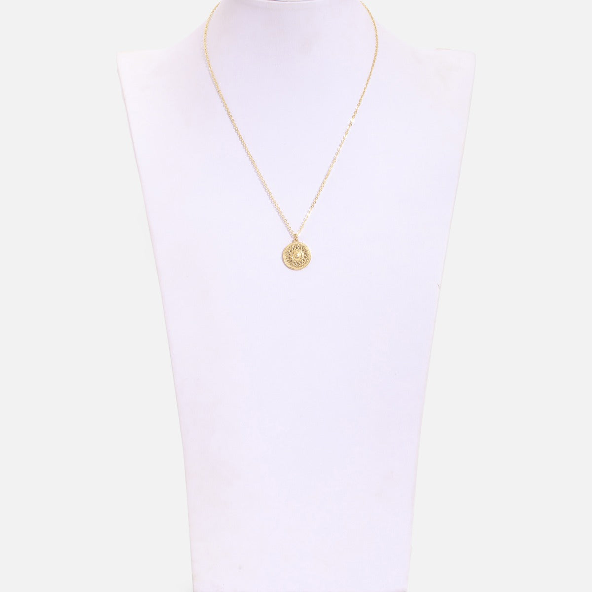 Collier doré médaillon circulaire