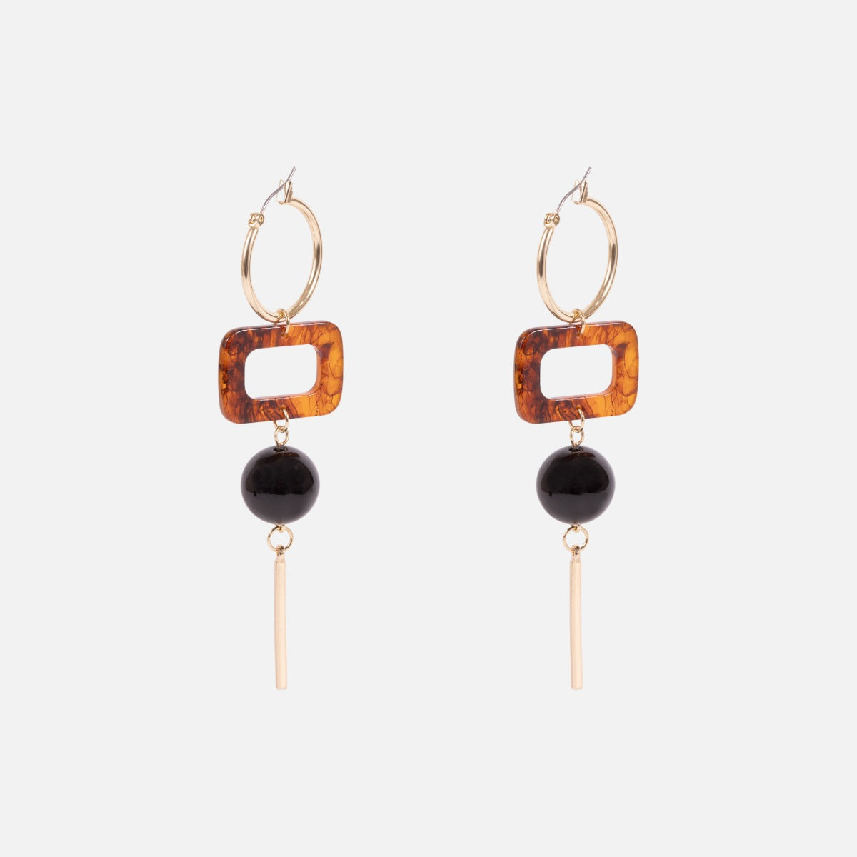 Long earrings with a rectangular tortoise pattern, a black bead and a golden bar