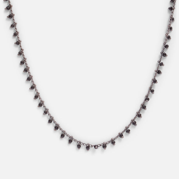 Load image into Gallery viewer, Long silvered and black necklace with beads effect

