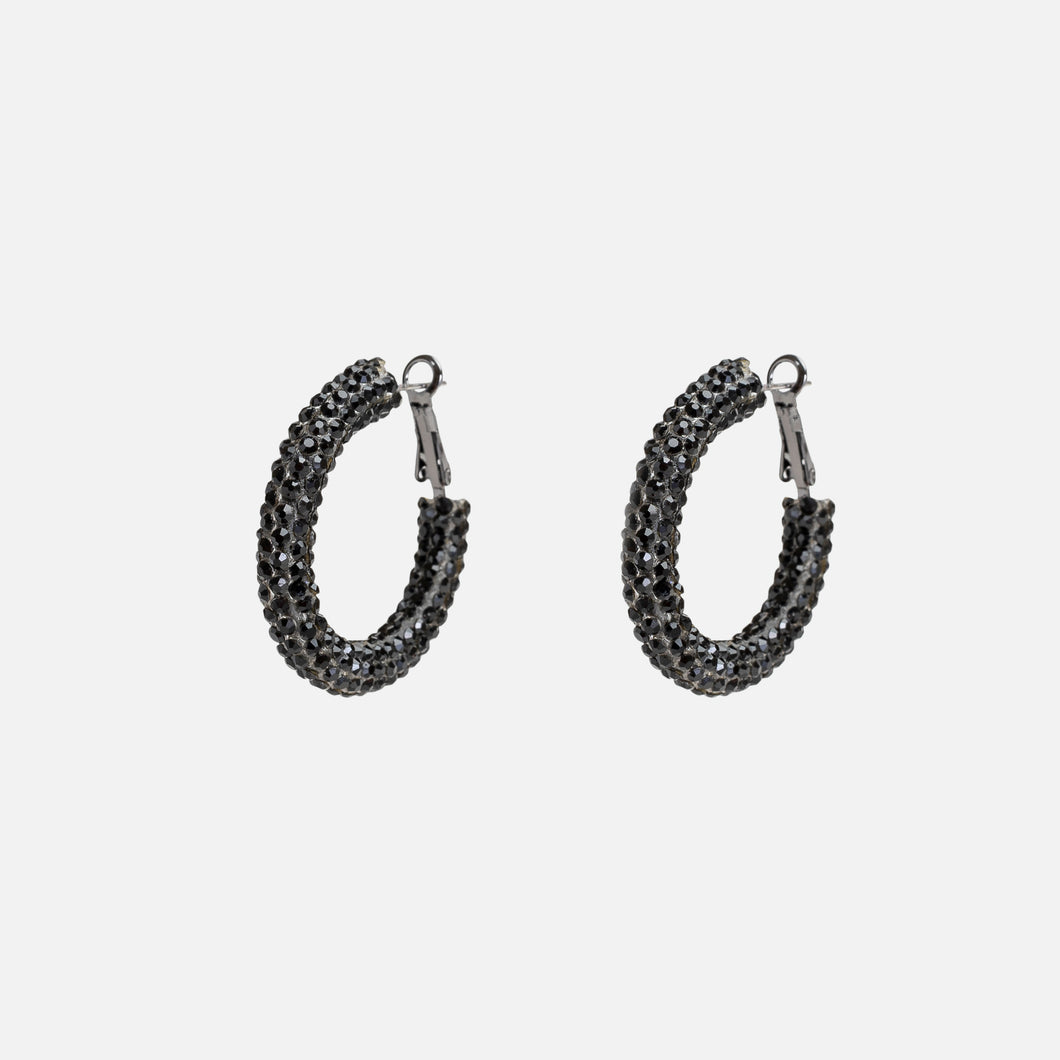 Boucles d’oreilles anneaux en petites pierres noires