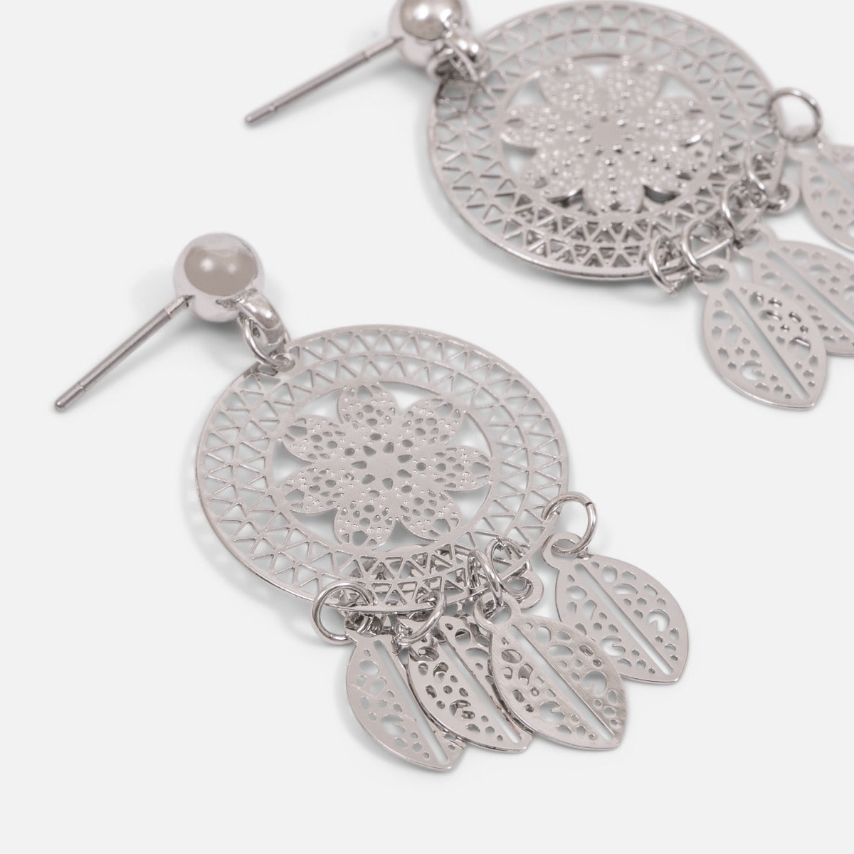 Boucles d’oreilles argent avec motif capteur de rêves et breloques feuilles