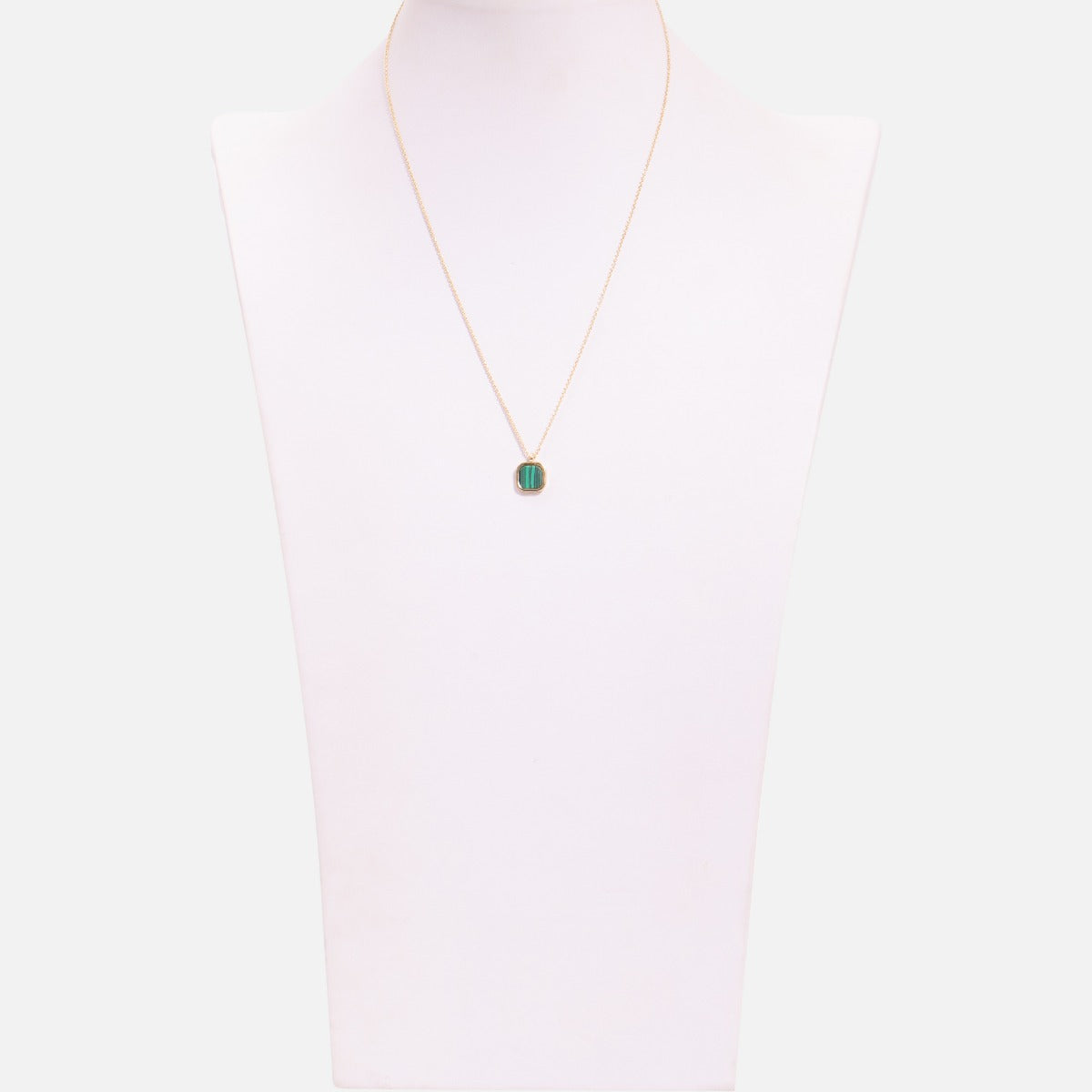 Golden pendant with " malachite stone "