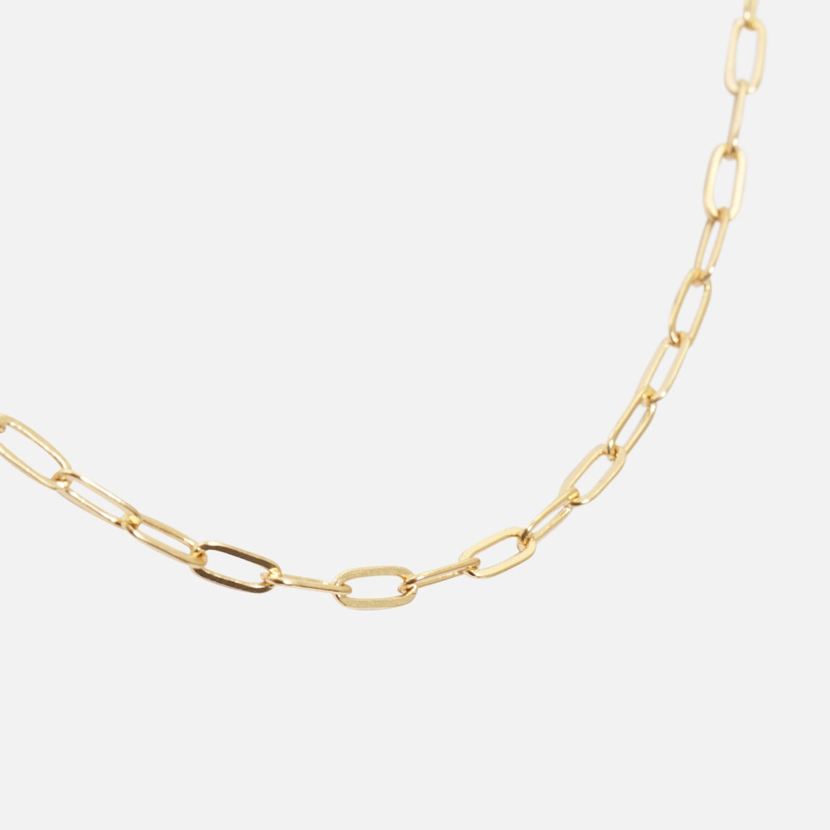 Golden necklace with trombones chain
