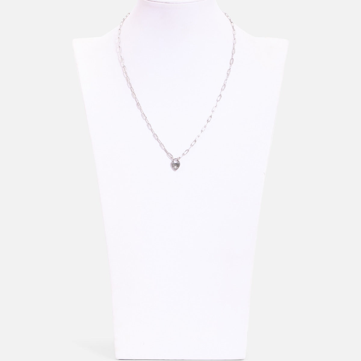 Pendentif argenté avec breloque cœur