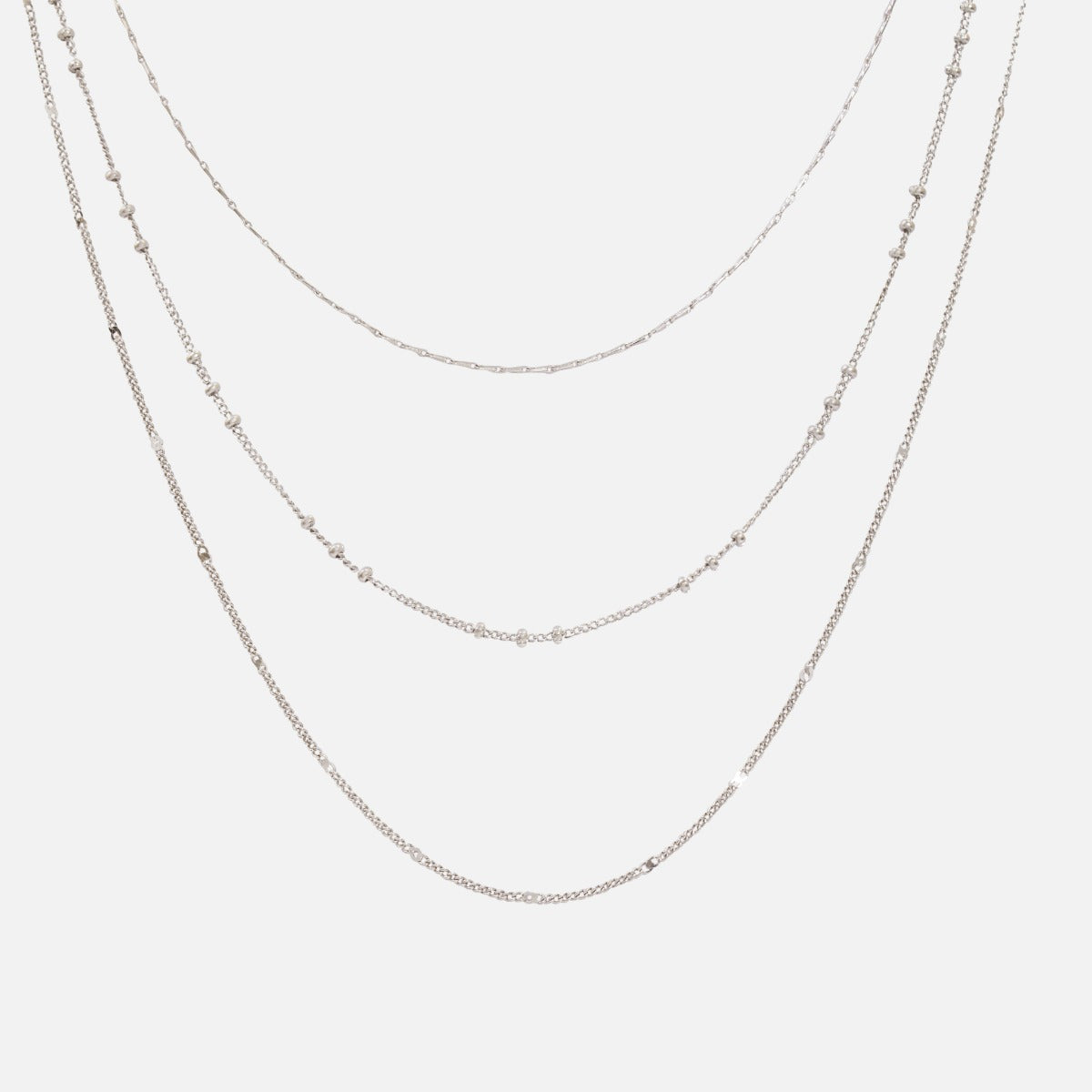 Necklace triple chains with delicate silver mesh