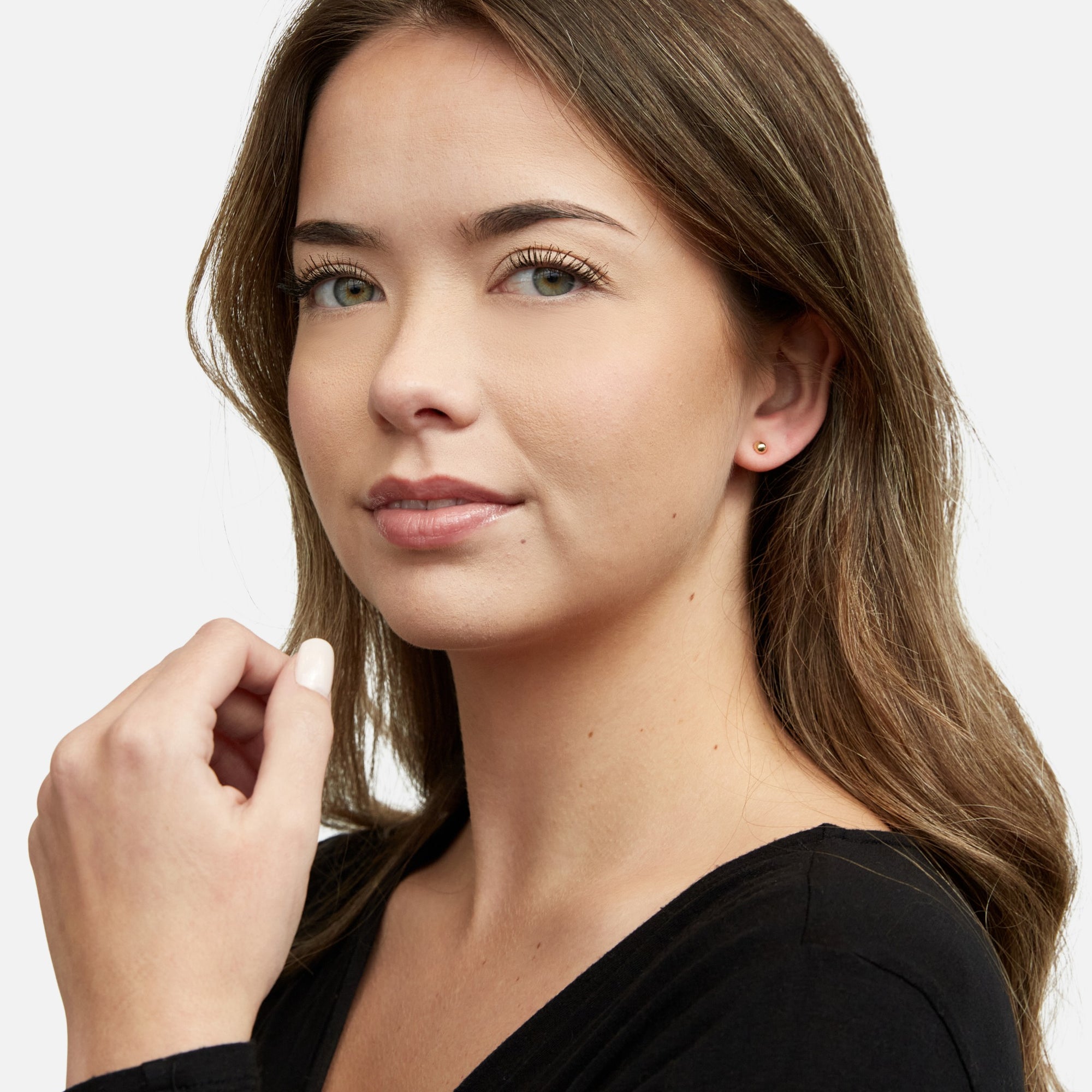 Ensemble de trois boucles d’oreilles dorées classiques