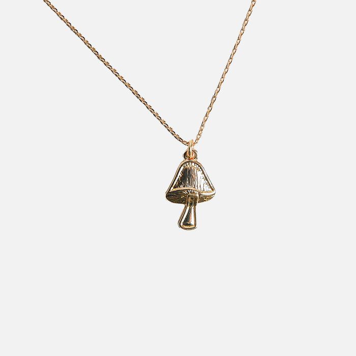 Chaîne dorée avec breloque champignon