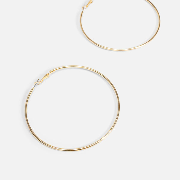 Load image into Gallery viewer, Classic golden hoop earrings 

